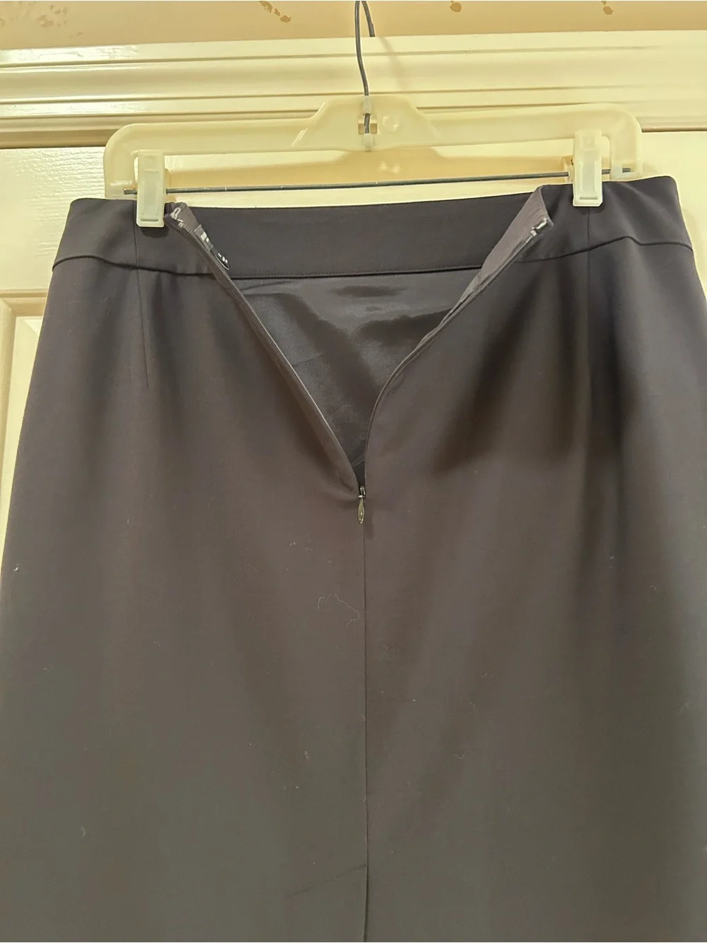 Ann Taylor Classic‎ Black Pencil Skirt